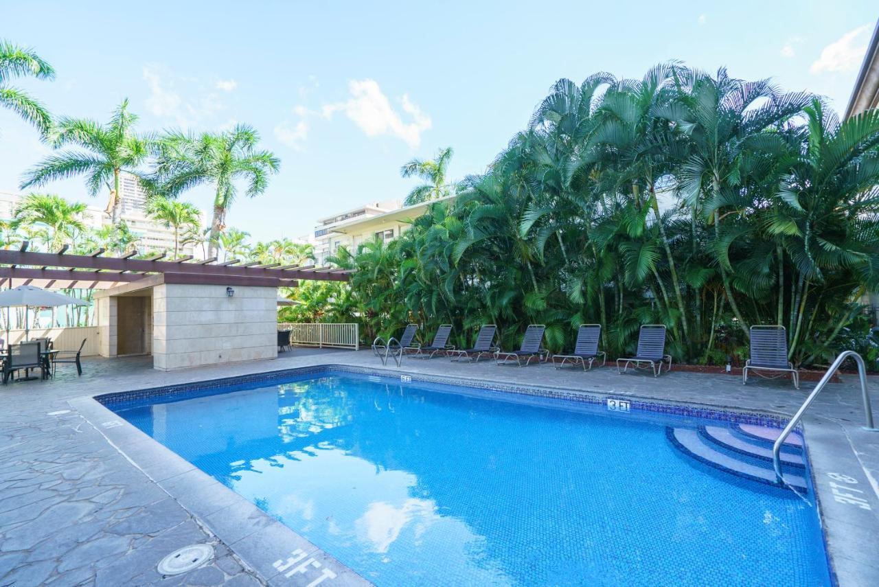 Studio Unit At The Royal Garden, In Waikiki ワイキキ・ロイヤルガーデン Honolulu Bagian luar foto
