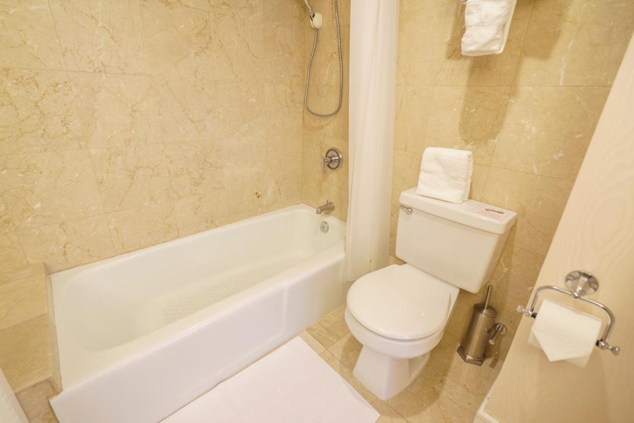 Studio Unit At The Royal Garden, In Waikiki ワイキキ・ロイヤルガーデン Honolulu Bagian luar foto